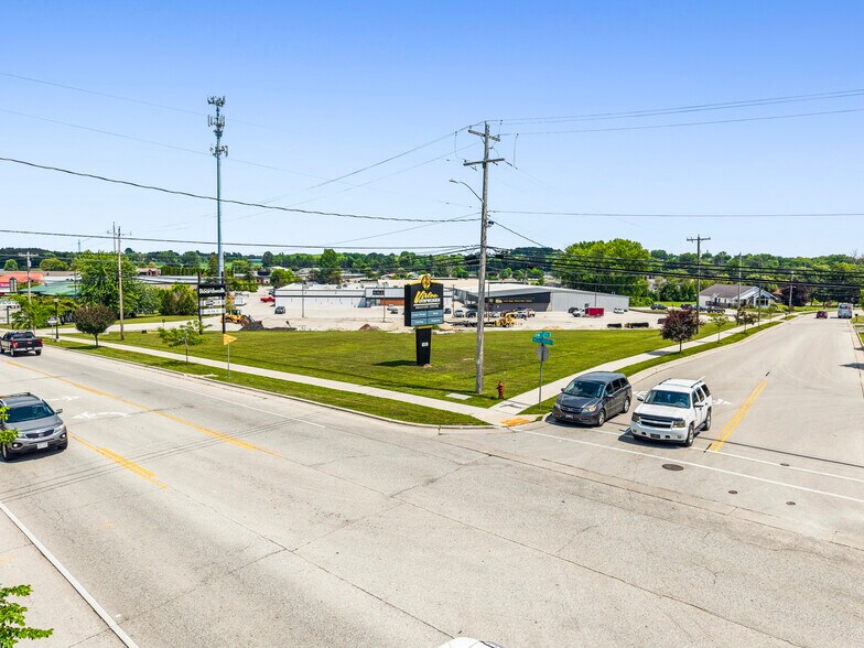 More Photos Of 1019 Egg Harbor Rd, Sturgeon Bay General Retail For Lease