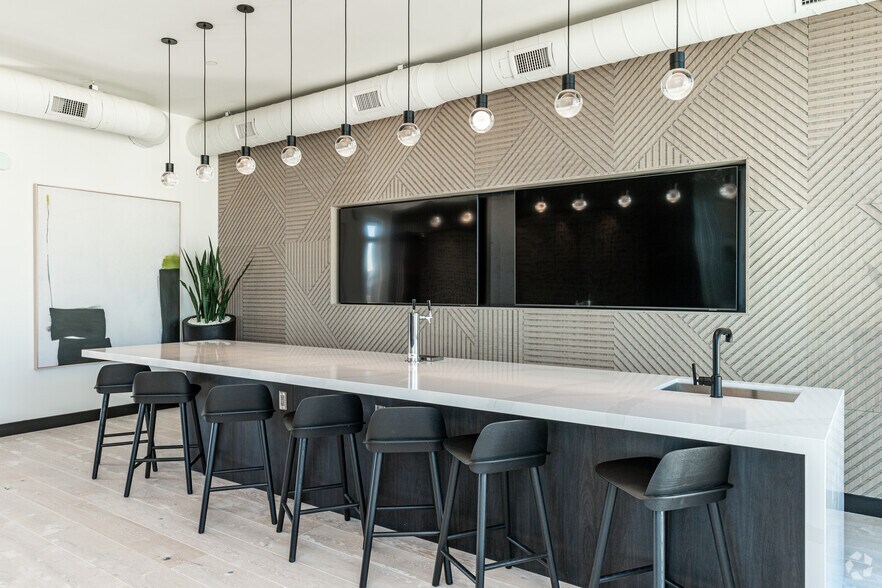 More Photos Of 1910 N Main St, Walnut Creek Apartments For Lease