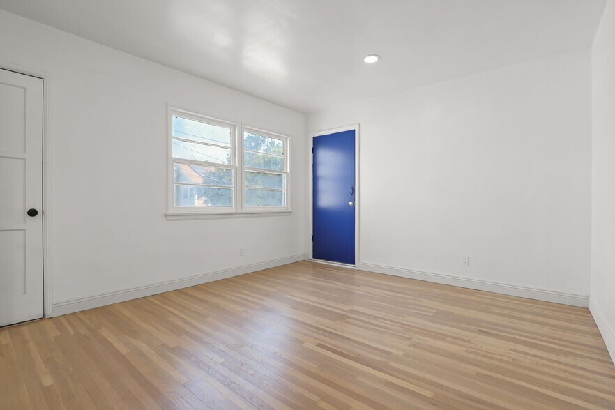 More Photos Of 4409 Victoria Park Dr, Los Angeles Apartments For Sale