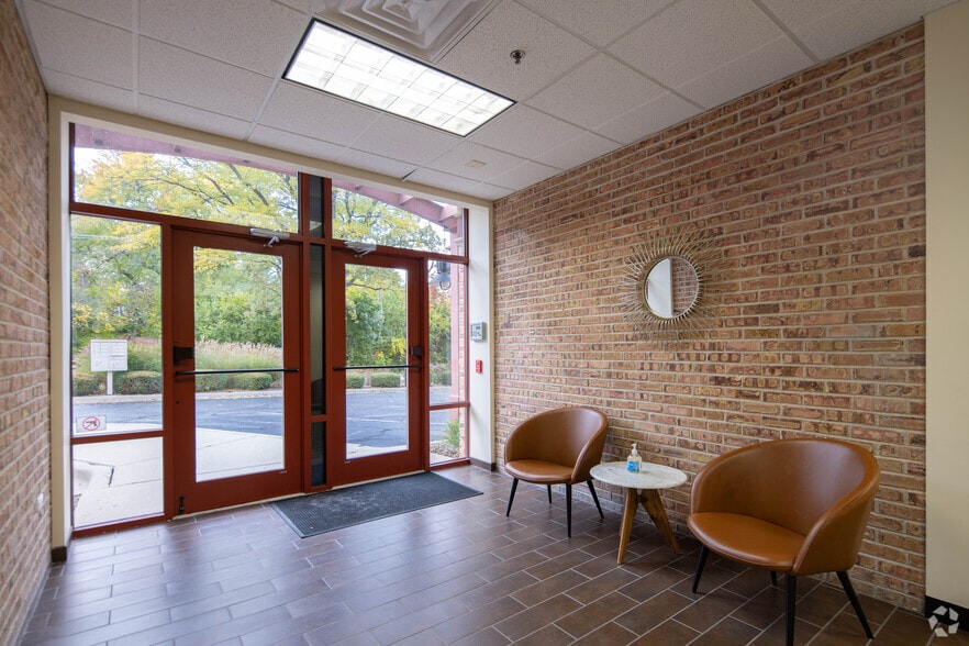 More Photos Of 777 Lake Zurich Rd, Barrington Office For Lease