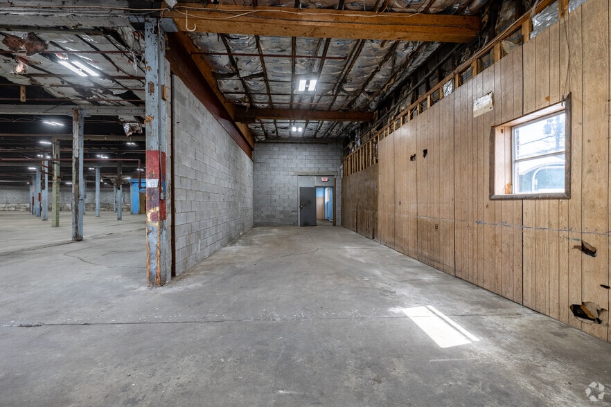 More Photos Of 185 Van Winkle Ave, Hawthorne Warehouse For Sale