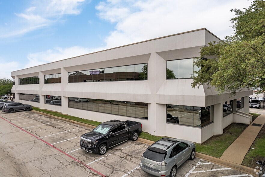 More Photos Of 17110 N Dallas Pky, Dallas Office For Lease