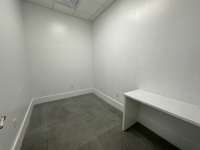 More Photos Of 2040 Washington St, Hollywood Medical For Lease