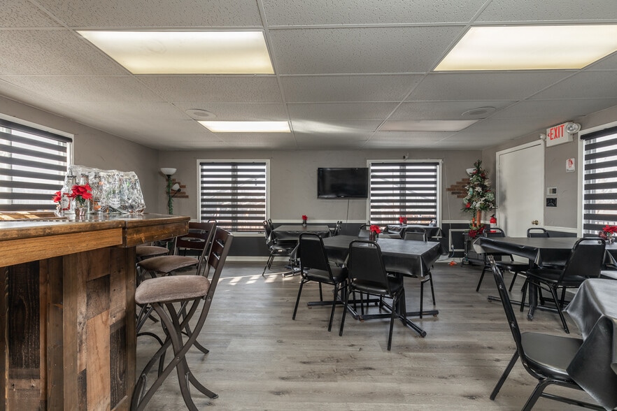 More Photos Of 7224 Center St, Mentor Restaurant For Sale