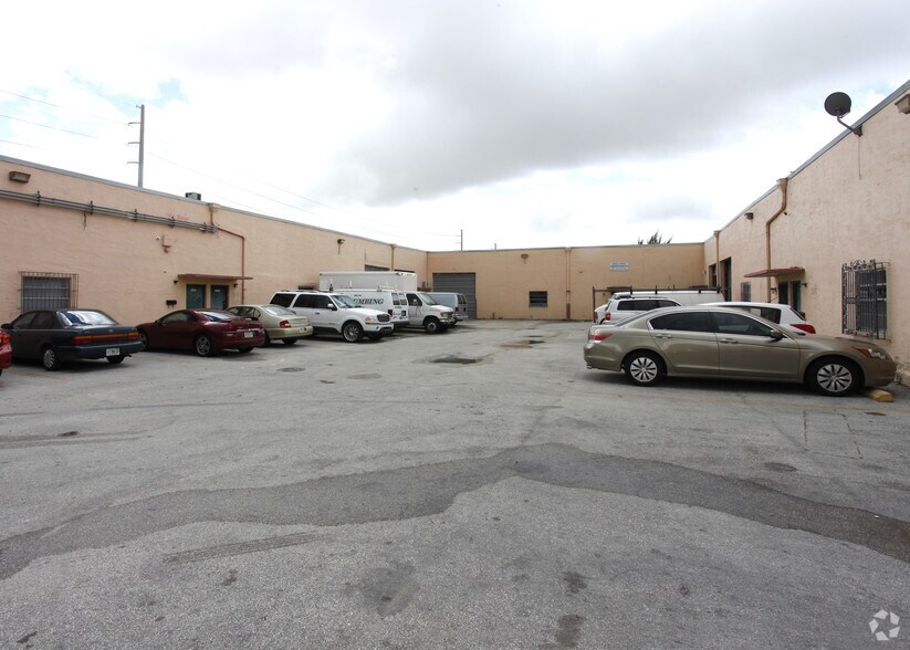 More Photos Of 6900-6930 NW 46th St, Miami Warehouse For Lease