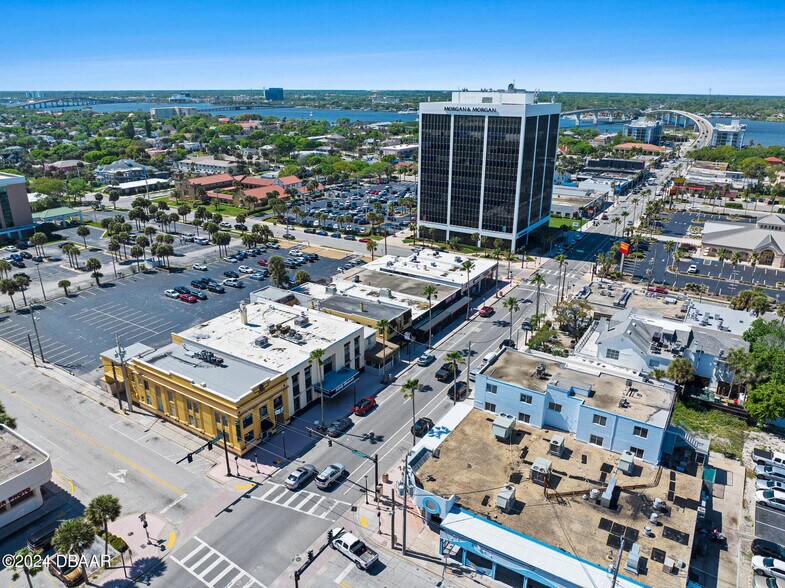 More Photos Of 546 Seabreeze Blvd, Daytona Beach Bar For Lease