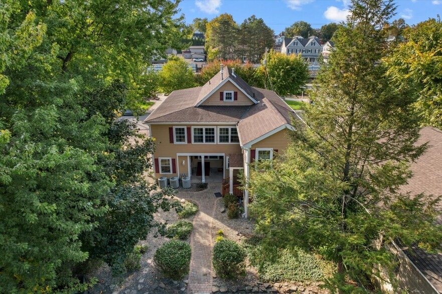 More Photos Of 10 Burnside Ave, Congers Apartments For Sale