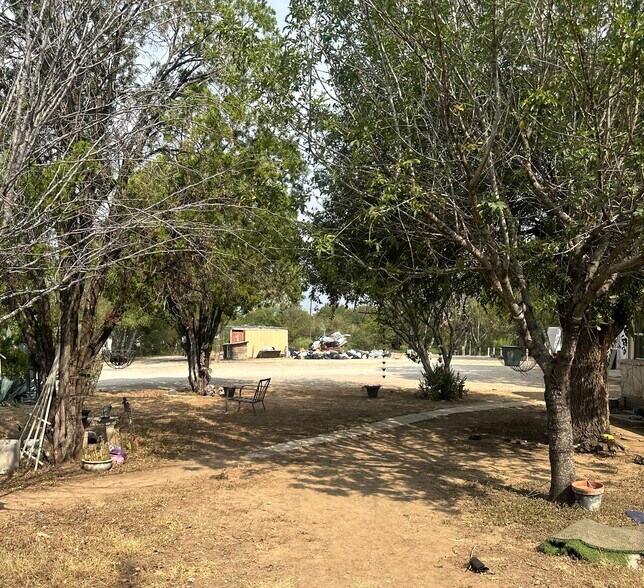 More Photos Of 10536 S US Highway 181, San Antonio Apartments For Sale