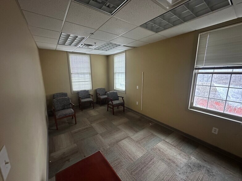 More Photos Of 342 W Germantown Pike, Norristown Medical For Lease