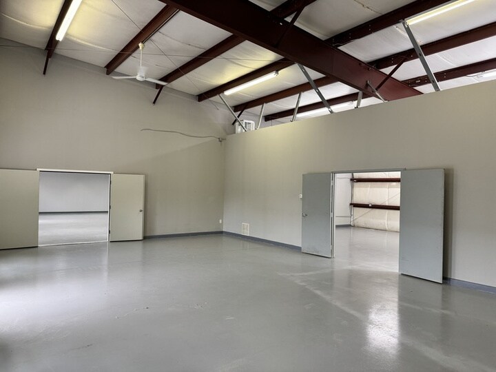 More Photos Of 600 Meadowlands Dr, Hillsborough Research And Development For Lease