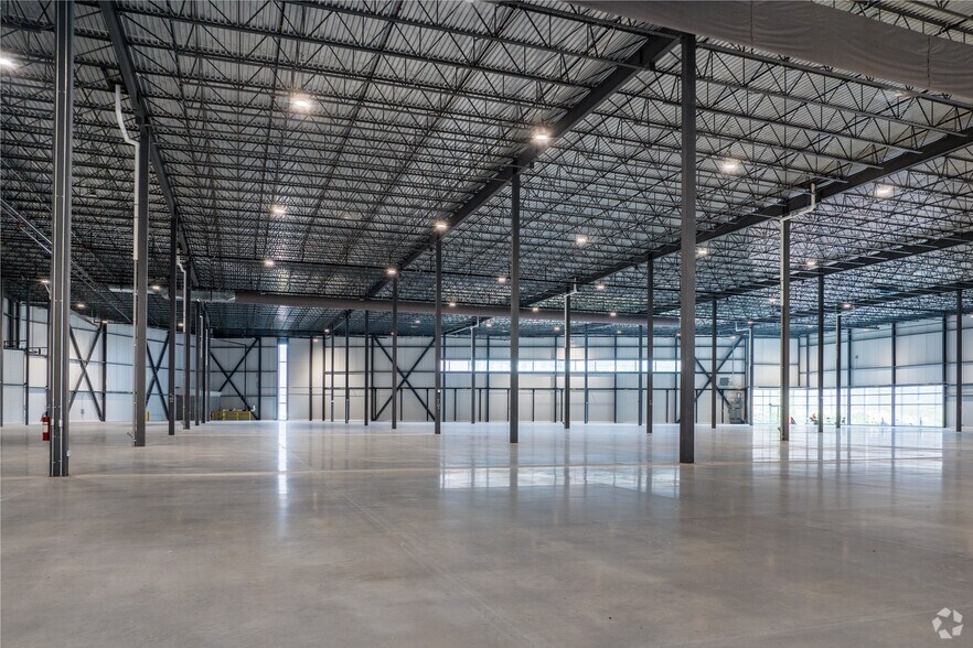 More Photos Of 860 St Turnbull, Beauharnois Warehouse For Sale