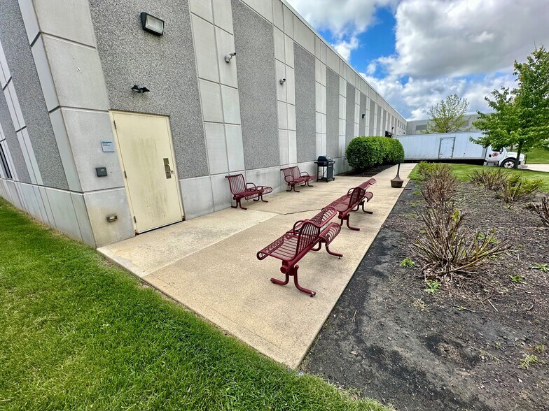 More Photos Of 14450 Getz Rd, Noblesville Medical For Sale