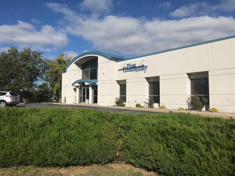 More Photos Of 801 Lincoln Hwy, Fairview Heights Office For Lease