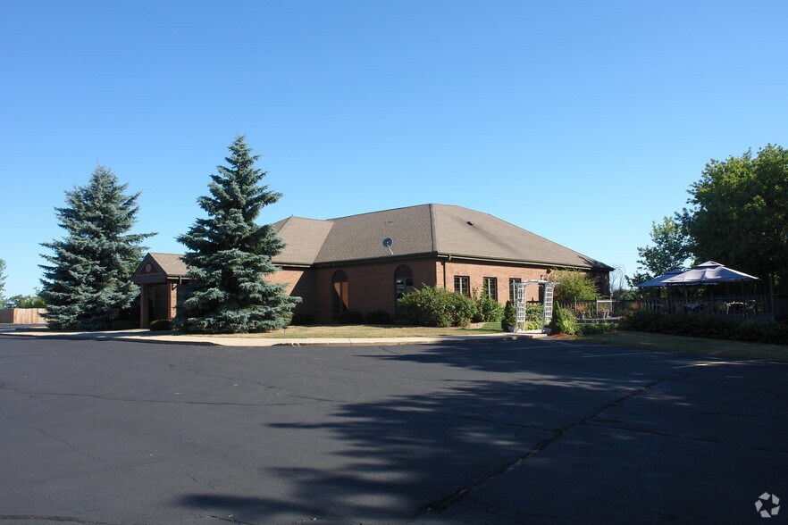 More Photos Of 1060 Hansen Rd, Ashwaubenon Office For Sale