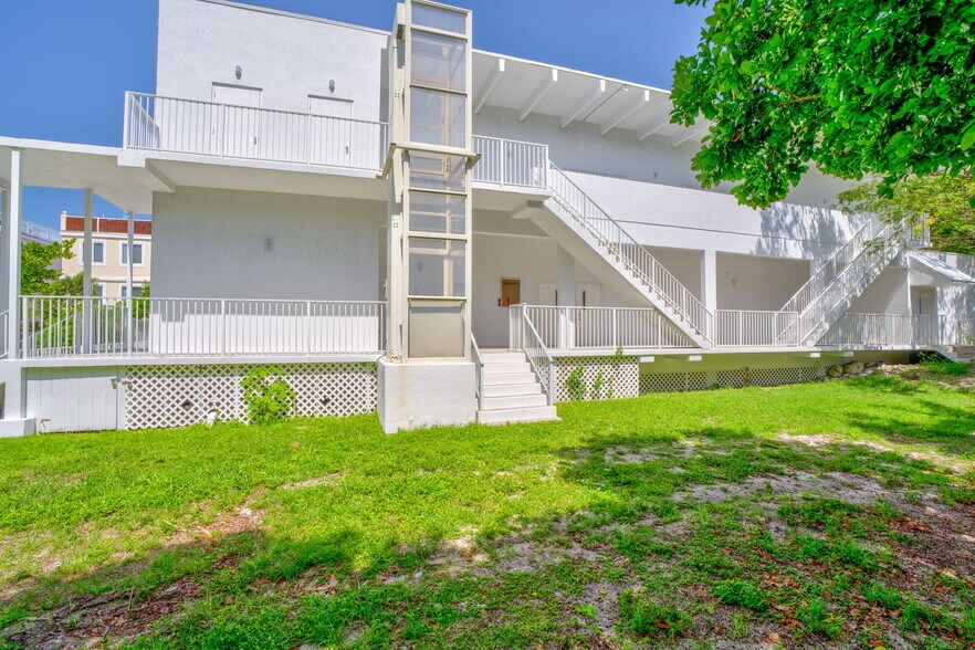 More Photos Of 14 125th Street Gulf, Marathon Office Residential For Sale