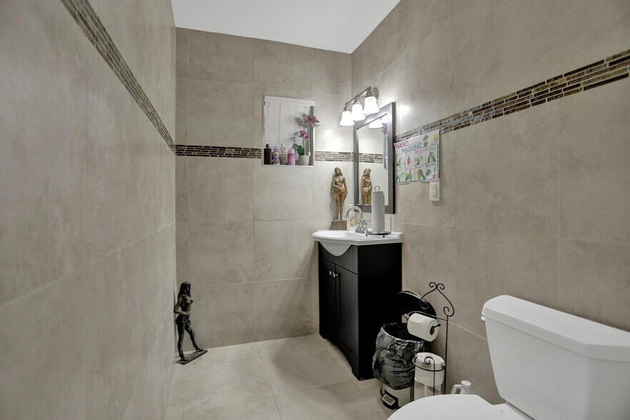 More Photos Of 1722 Madison St, Hollywood Assisted Living For Sale