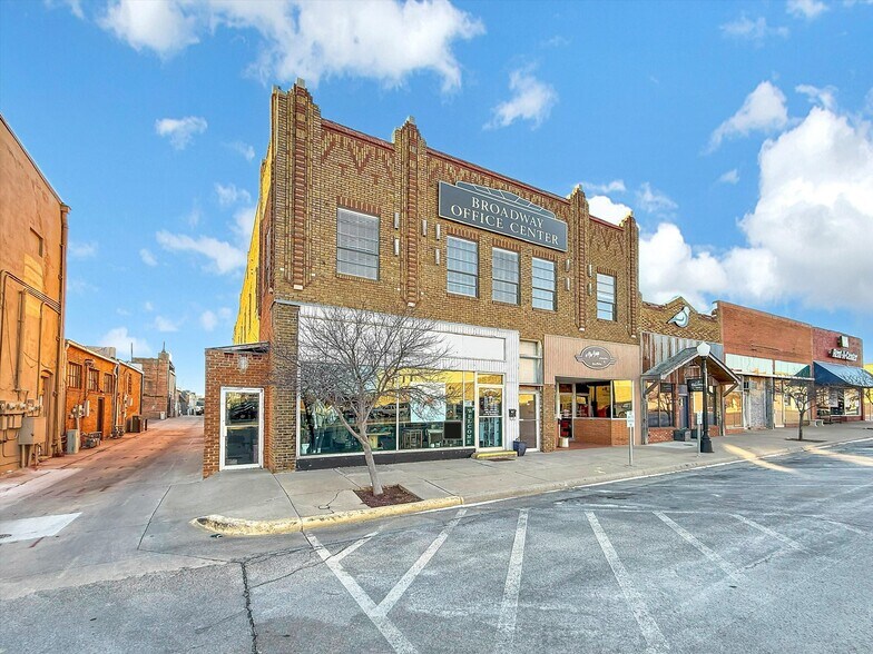 More Photos Of 114 W Broadway Ave, Elk City Storefront For Sale