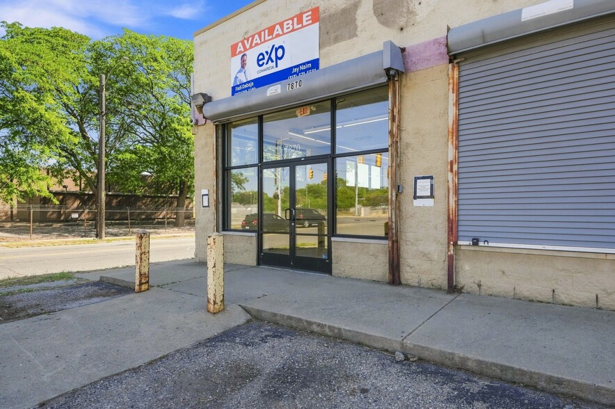 More Photos Of 7870 Southfield Rd, Detroit Freestanding For Sale