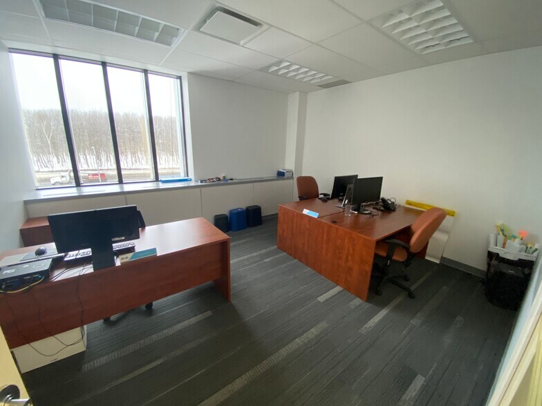 More Photos Of 2475 Boul Laurier, Québec Office For Lease