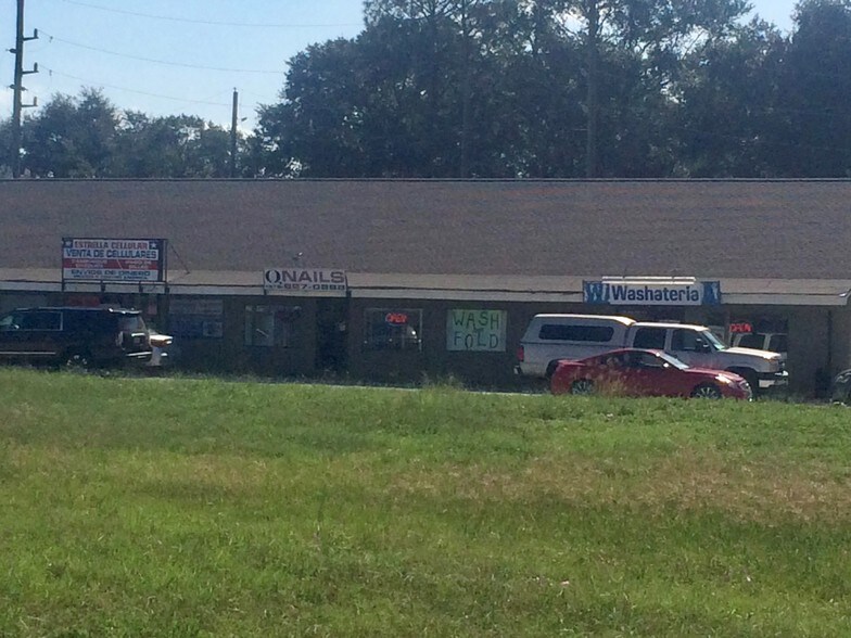 More Photos Of 418 Highway 90 W, Sealy Storefront For Lease