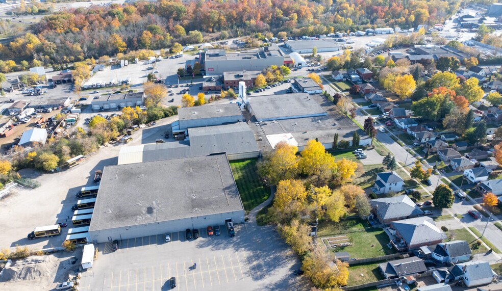 More Photos Of 888 Guelph St, Kitchener Manufacturing For Lease