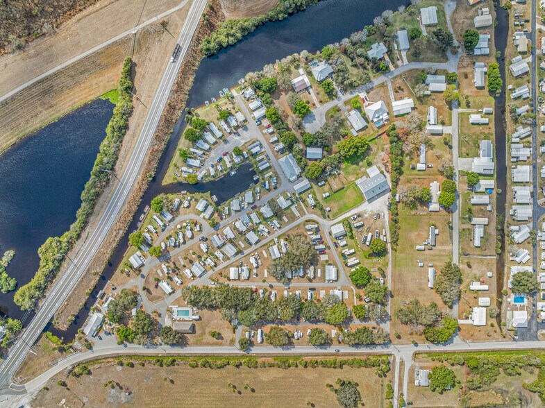More Photos Of 1073 Old Lakeport Rd, Moore Haven Manufactured Housing Mobile Home Park For Sale