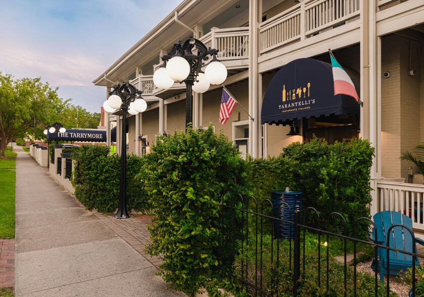 More Photos Of 102 S Second St, Wilmington Storefront Retail Residential For Sale