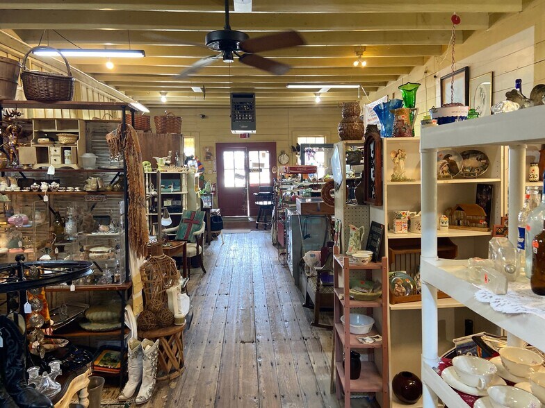 More Photos Of 108 Thigpen St, Carmine General Retail For Sale