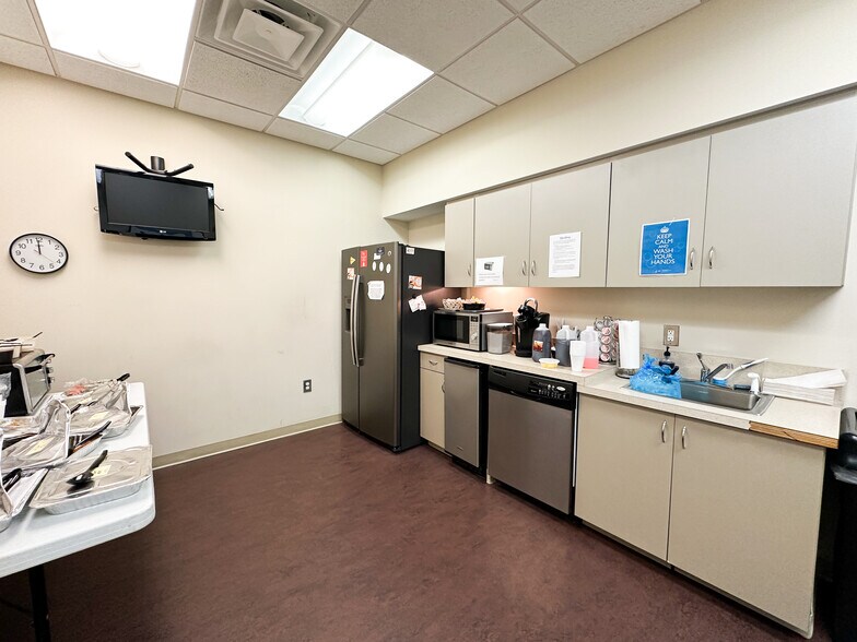 More Photos Of 3031 New Bern Ave, Raleigh Medical For Lease
