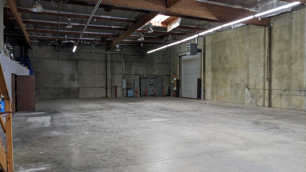 More Photos Of 3834 Wacker Dr, Jurupa Valley Warehouse For Sale