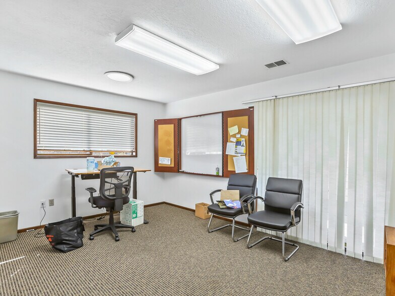More Photos Of 4320 SW 110th St, Beaverton Office For Sale
