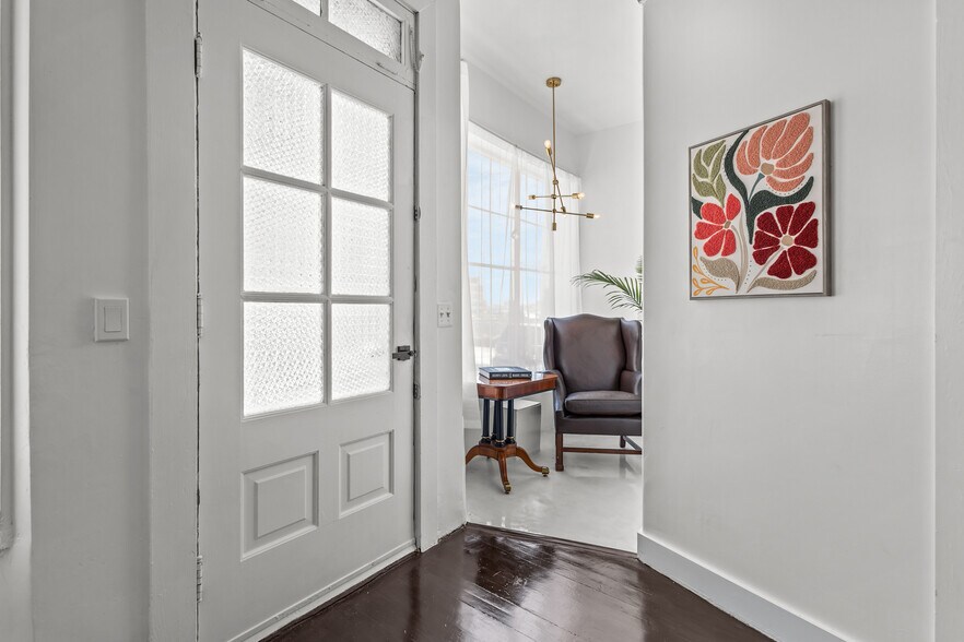 More Photos Of 116 Calverley St, Providence Storefront For Sale