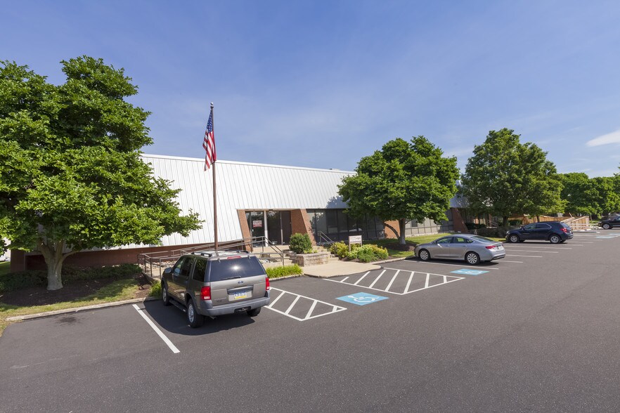 More Photos Of 103-109 Gibraltar Rd, Horsham Township Light Manufacturing For Lease