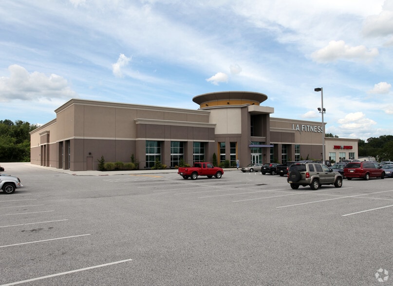 More Photos Of 351-425 Loucks Rd, York Unknown For Lease