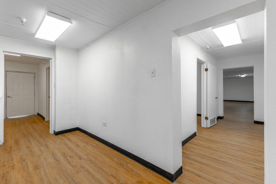 More Photos Of 1318 Underwood St, Dalton Warehouse For Sale