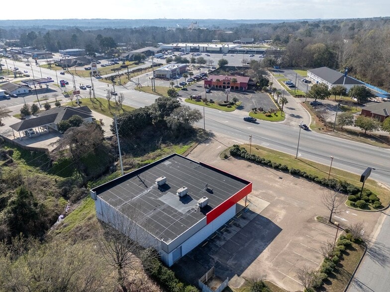 More Photos Of 1205 S Eufaula Ave, Eufaula Freestanding For Sale