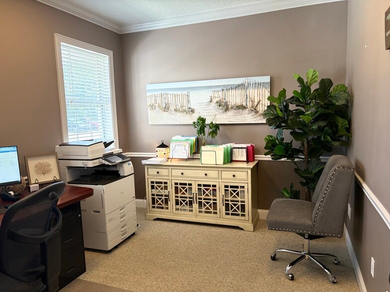 More Photos Of 4879 NW Palm Coast Pky, Palm Coast Medical For Lease