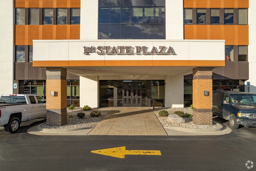 More Photos Of 4800 Fashion Square Blvd, Saginaw Office For Lease