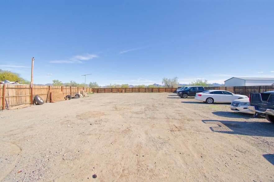More Photos Of 75 Plymouth Ave, Quartzsite Service For Sale