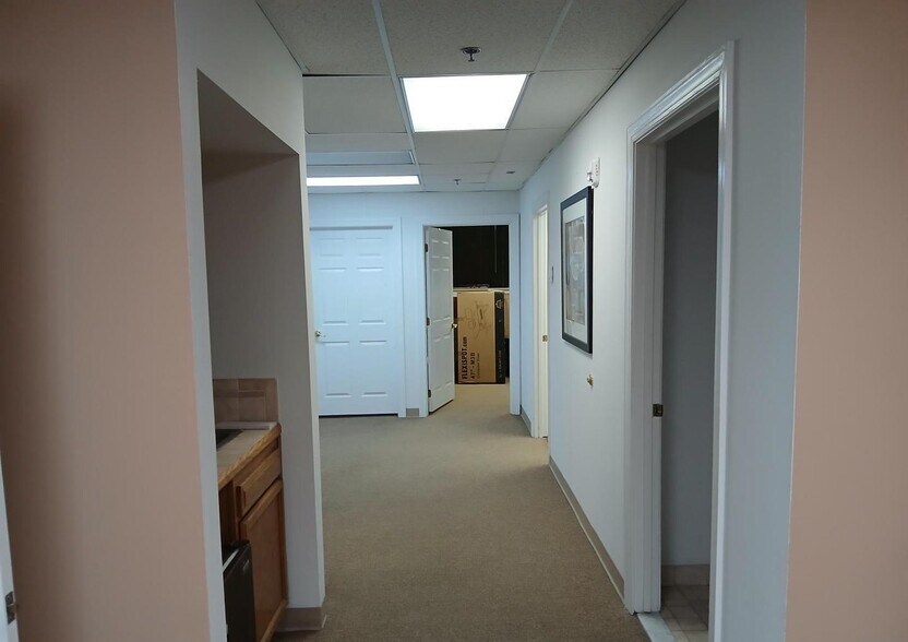 More Photos Of 21495 Ridgetop Cir, Sterling Medical For Sale