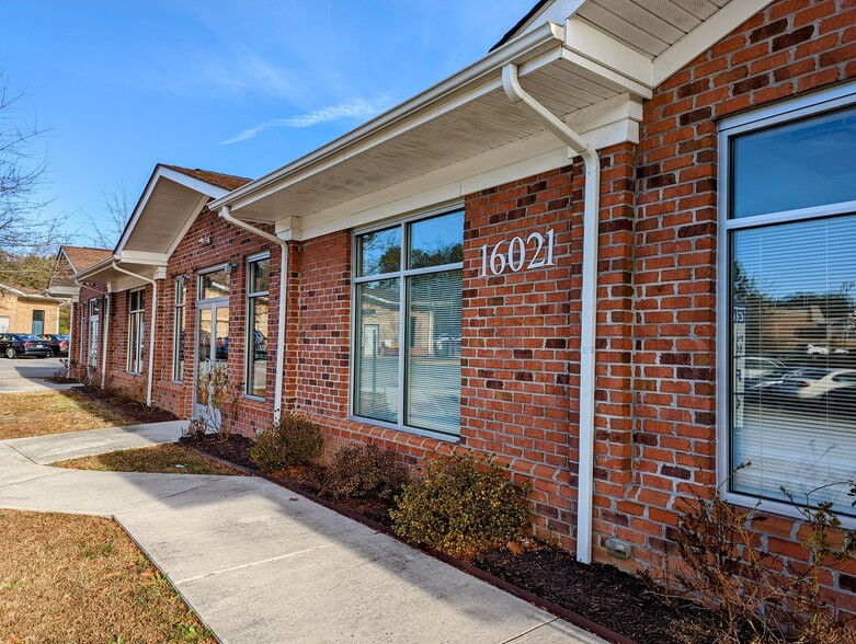 More Photos Of 16021 Kairos Rd, Colonial Heights Medical For Lease