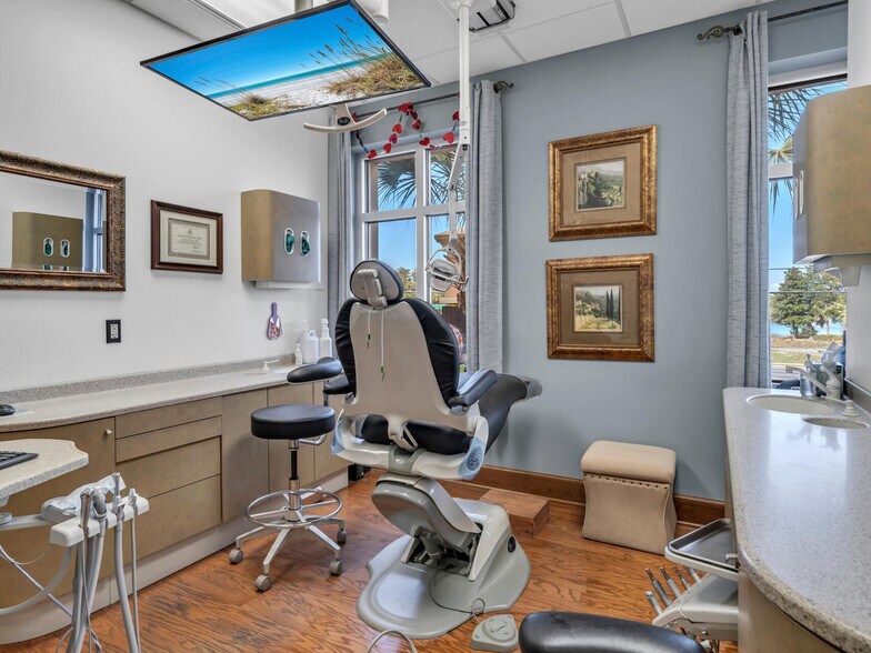 More Photos Of 4635 Gulfstarr Dr, Destin Medical For Sale