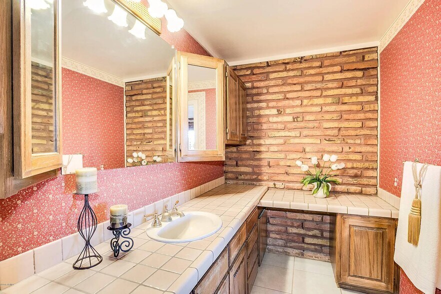 More Photos Of 1625 N Cherry Cir, Mesa Healthcare For Sale