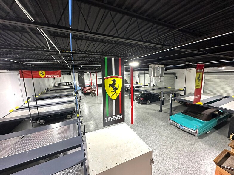 More Photos Of 581 105th Ave N, West Palm Beach Light Distribution For Lease