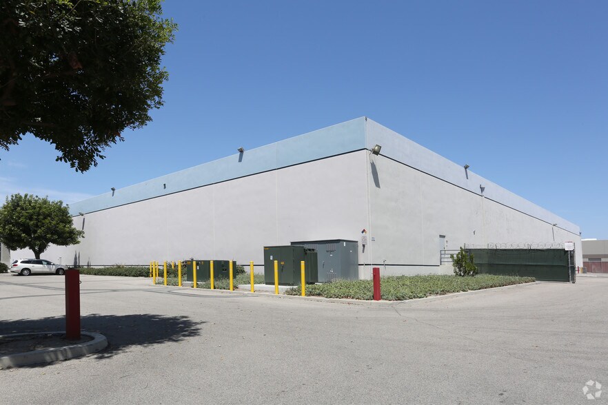 More Photos Of 11700 Monarch St, Garden Grove Warehouse For Sale