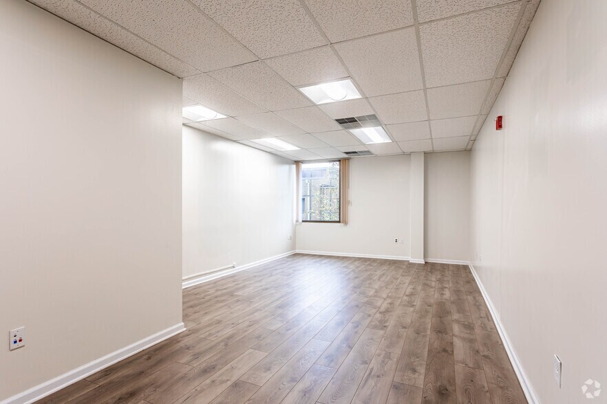 More Photos Of 106 Apple St, Tinton Falls Loft Creative Space For Lease