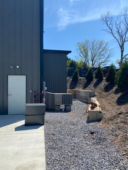 More Photos Of 870 Glenn Bridge Rd, Arden Auto Repair For Sale