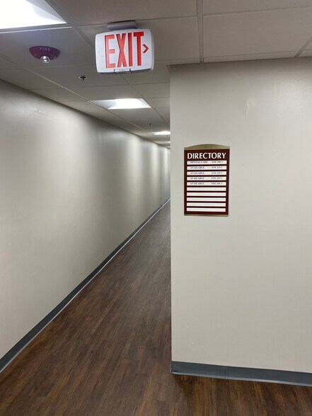 More Photos Of 109 44th Ave E, Bradenton Medical For Lease