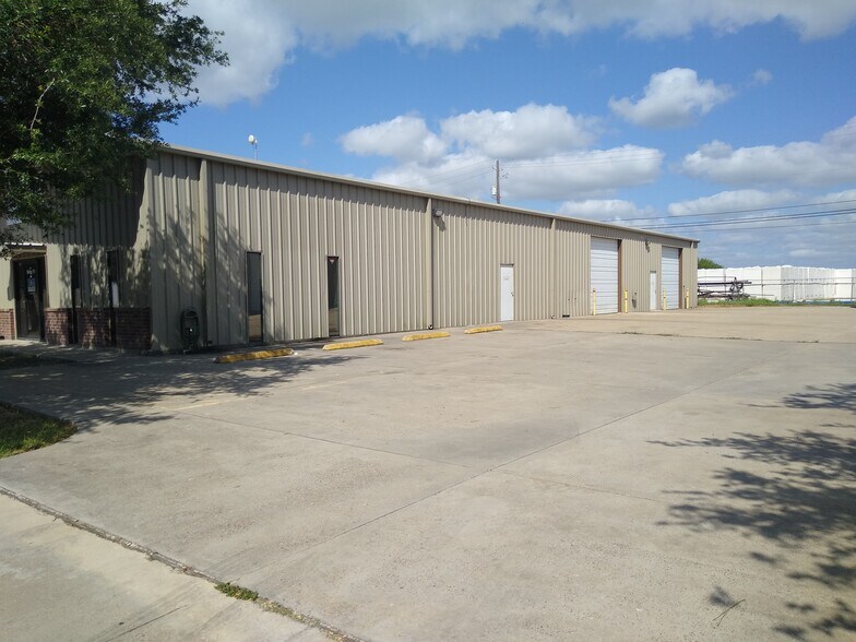 More Photos Of 1959 Saratoga Blvd, Corpus Christi Warehouse For Sale