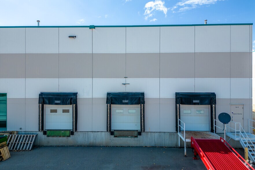 More Photos Of 2150 29th St NE, Calgary Warehouse For Lease